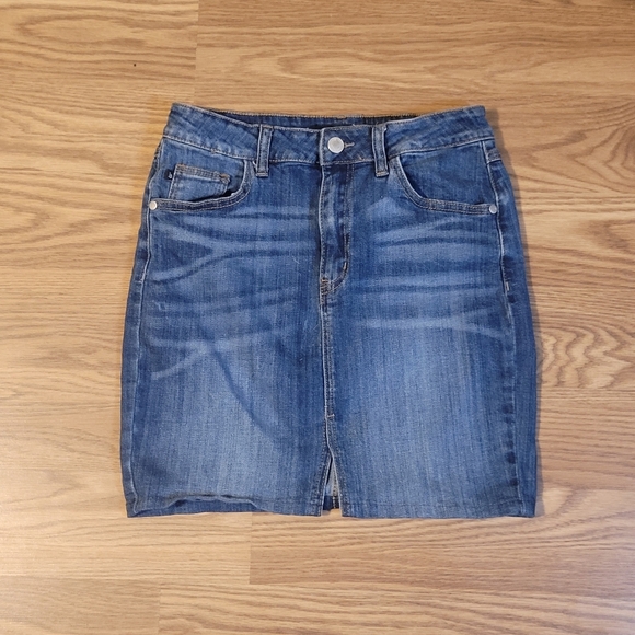 Judy Blue Denim Mini - Picture 1 of 8